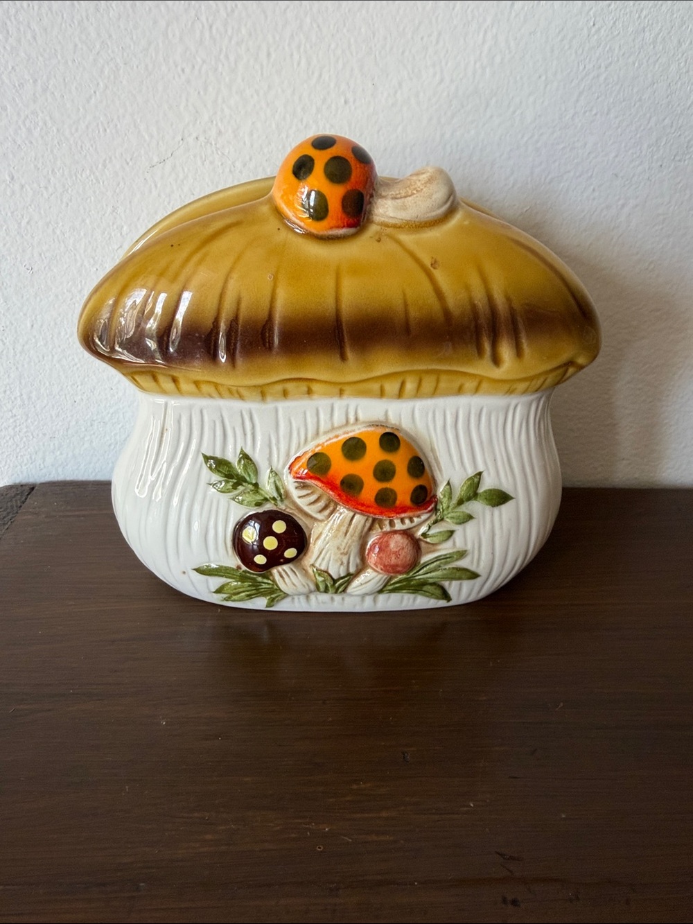 Vintage Merry Mushroom Napkin Holder - Yellow & Cream
